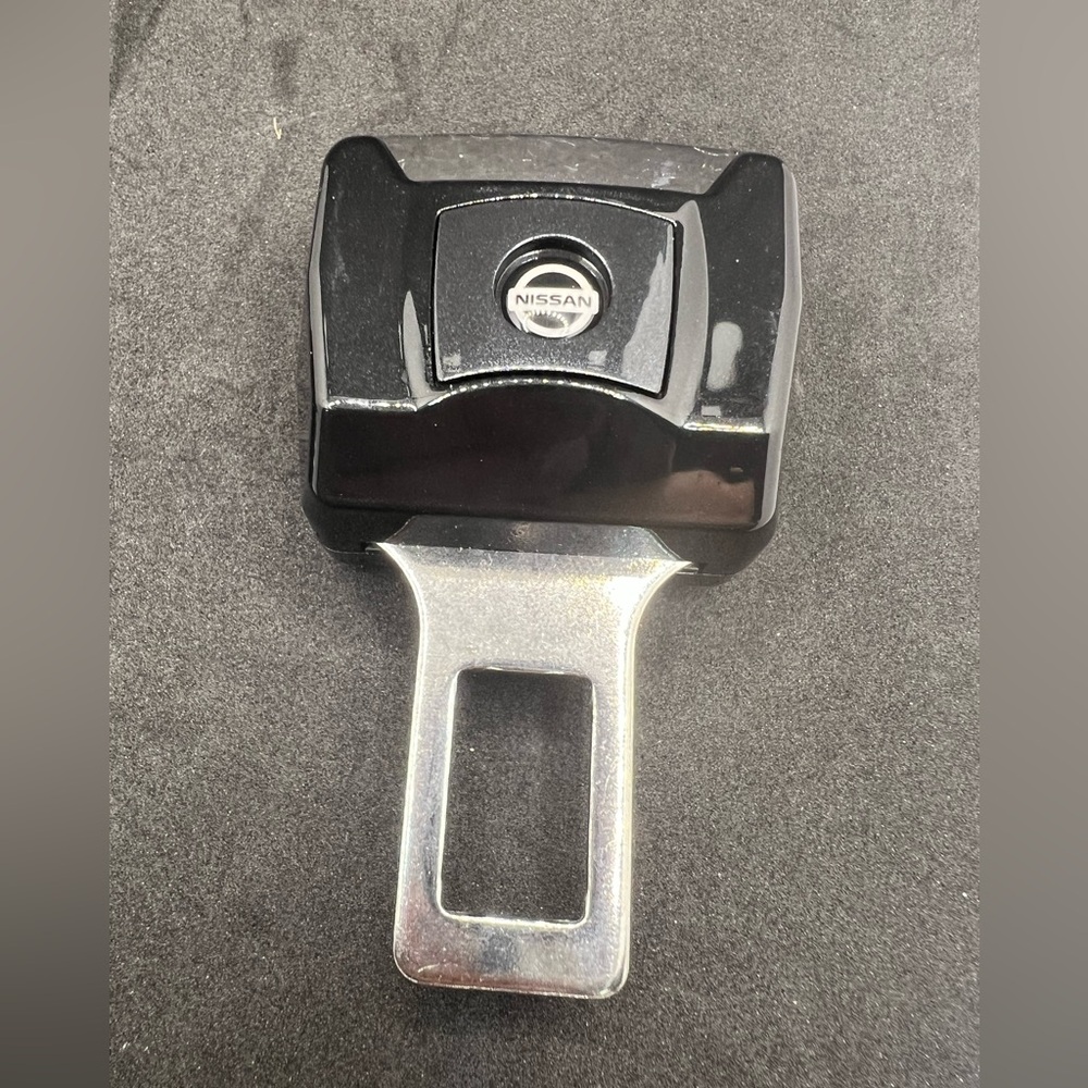 Nissan Seat belt extension - set of 2